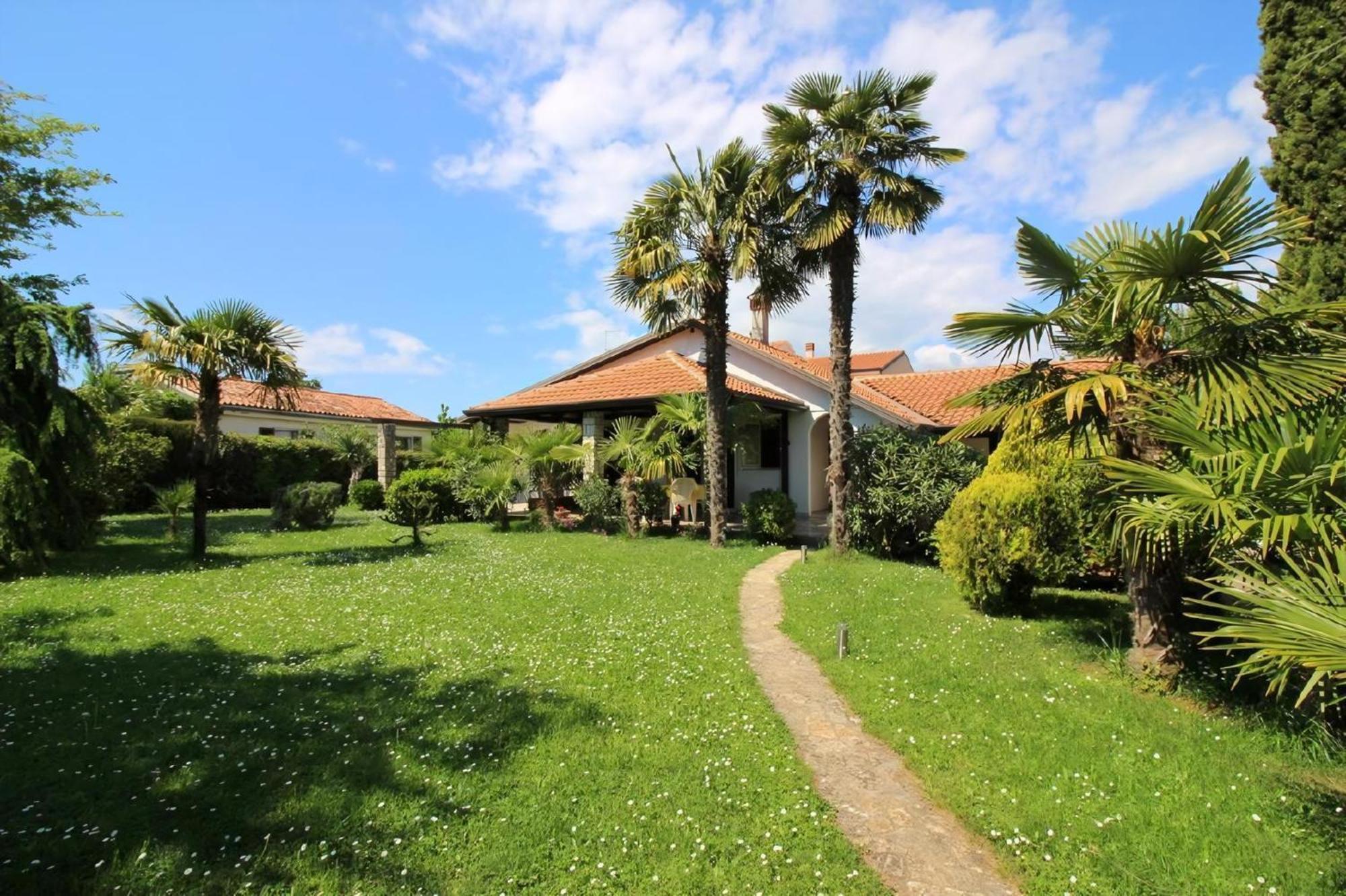 Ferienhaus Manja In Mit Gepflegtem Garten